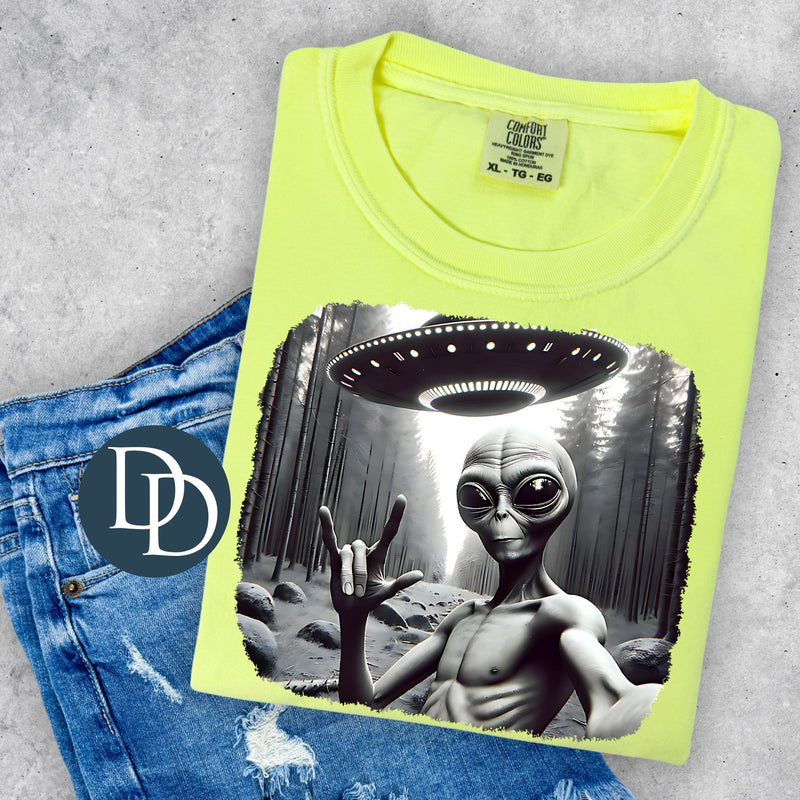 Alien UFO Selfie *DTF Transfer*